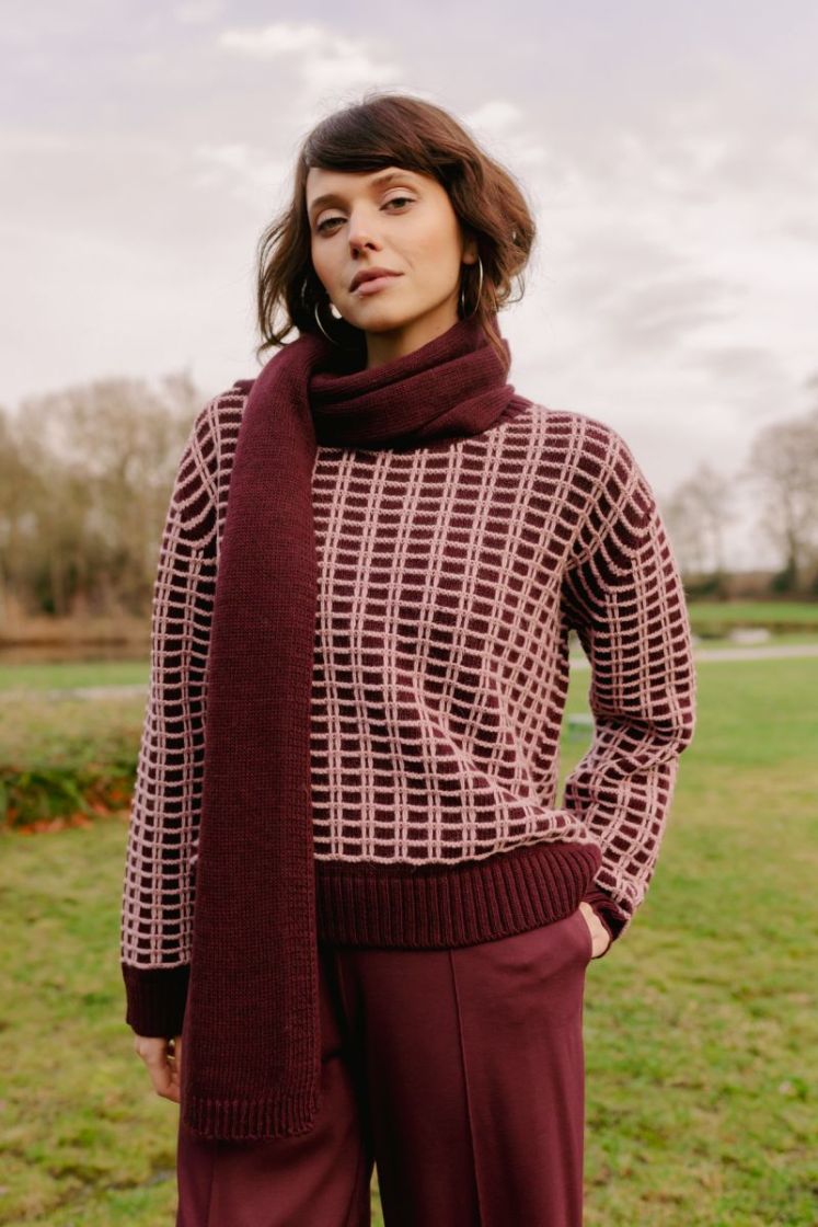  BURGUNDY ROSE