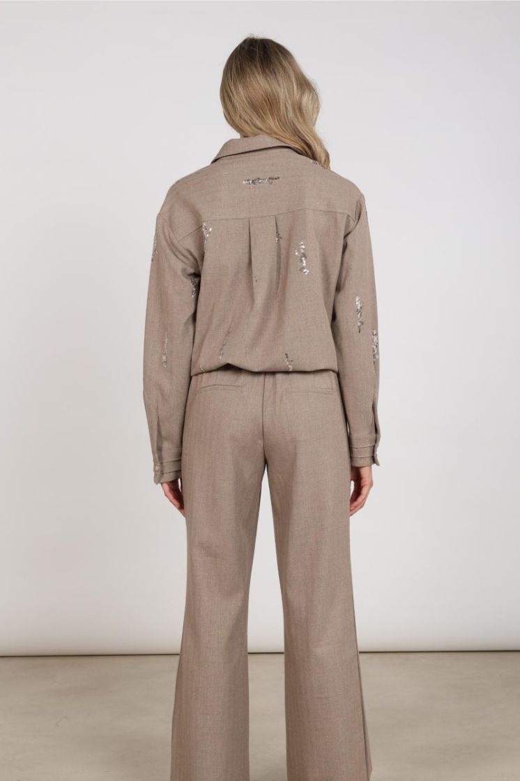 60 Taupe