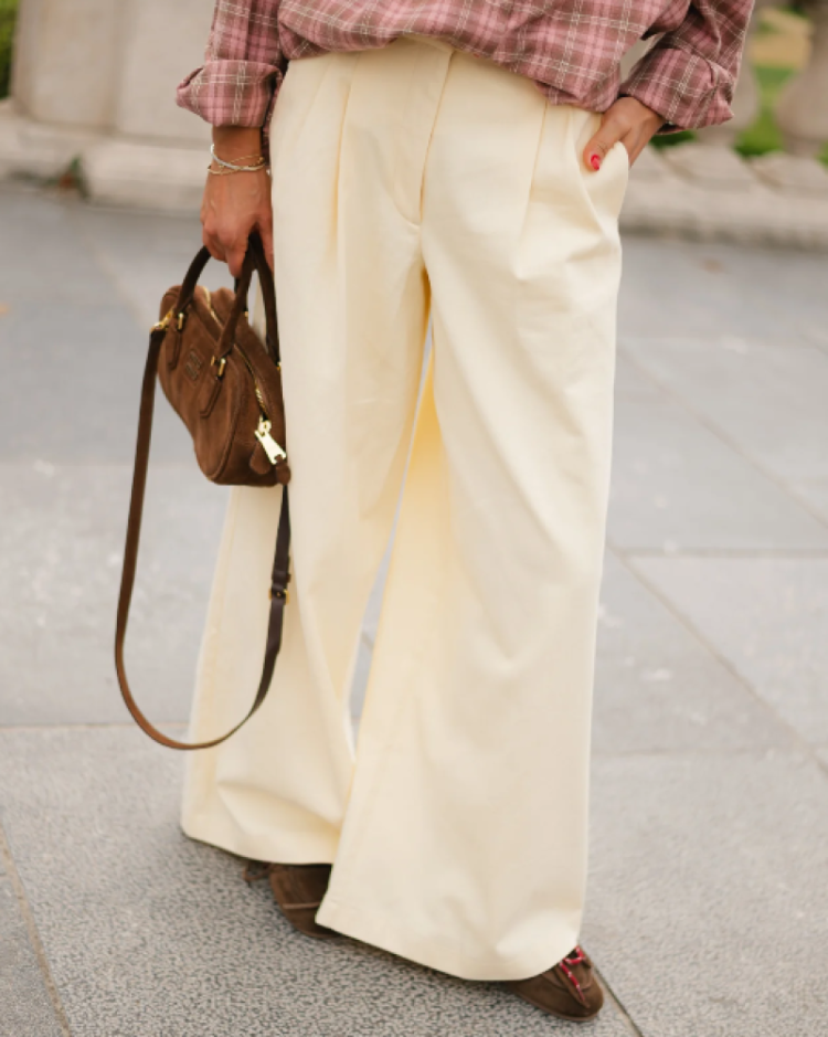  Butter yellow